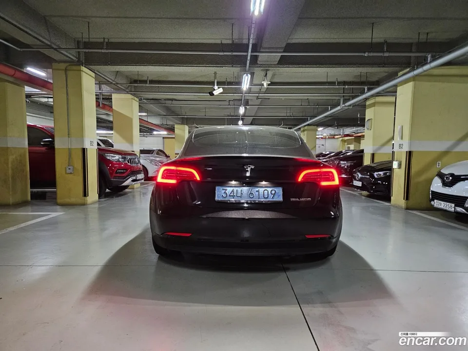 Tesla Model 3 AWD 2022 — миниатюра 4