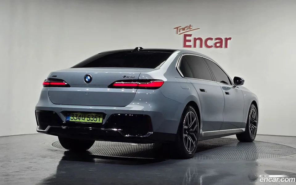 BMW 7 Series 740d xDrive M 2025 — миниатюра 2