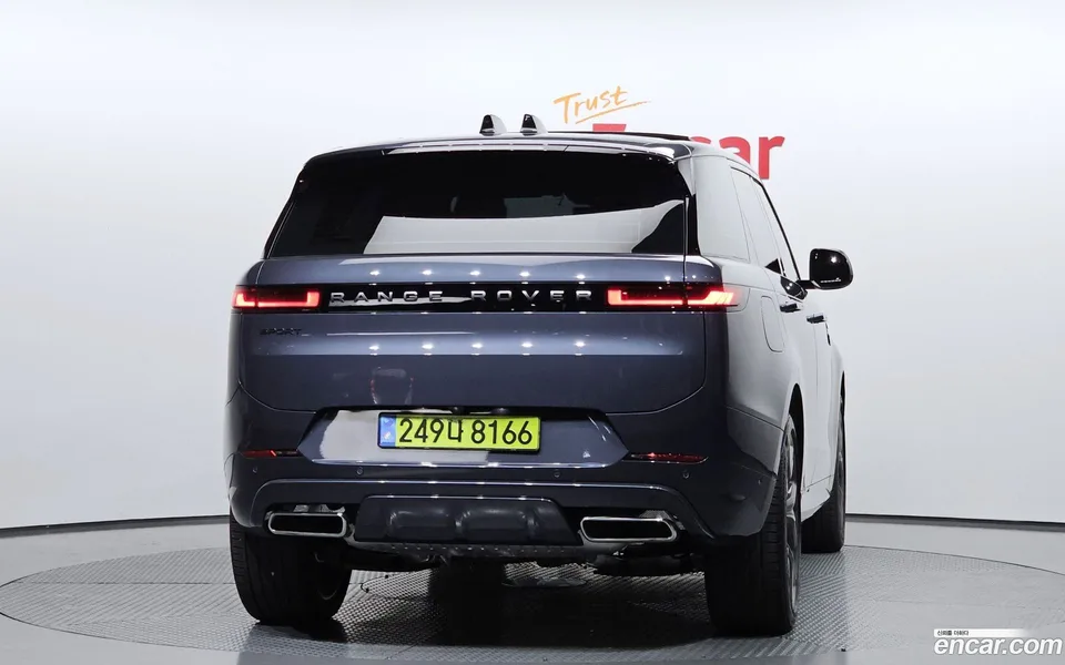Land Rover Range Rover Sport P550E HSE 2025 — миниатюра 4