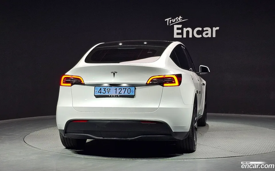 Tesla Model Y RWD 2024 — миниатюра 4