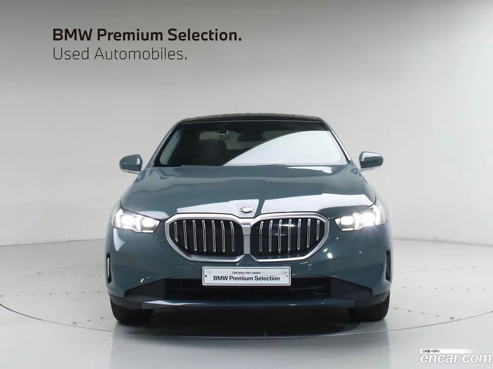 BMW 5 Series 520i 2025 — миниатюра 3