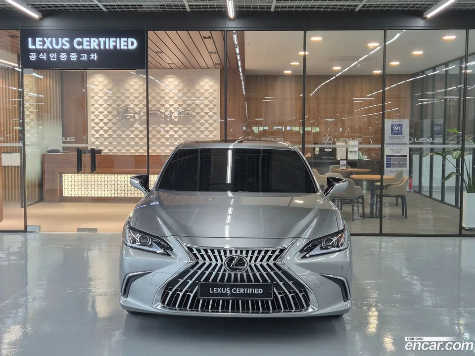 Lexus ES 300h 2025 — миниатюра 3