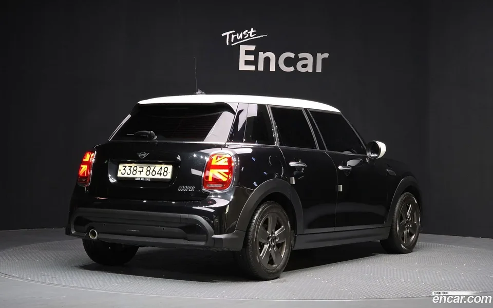 MINI Cooper 5 2022 — миниатюра 2