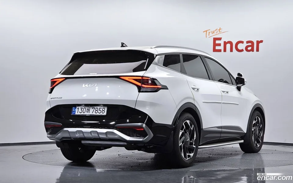 Kia Sportage 1.6 2WD 2023 — миниатюра 2
