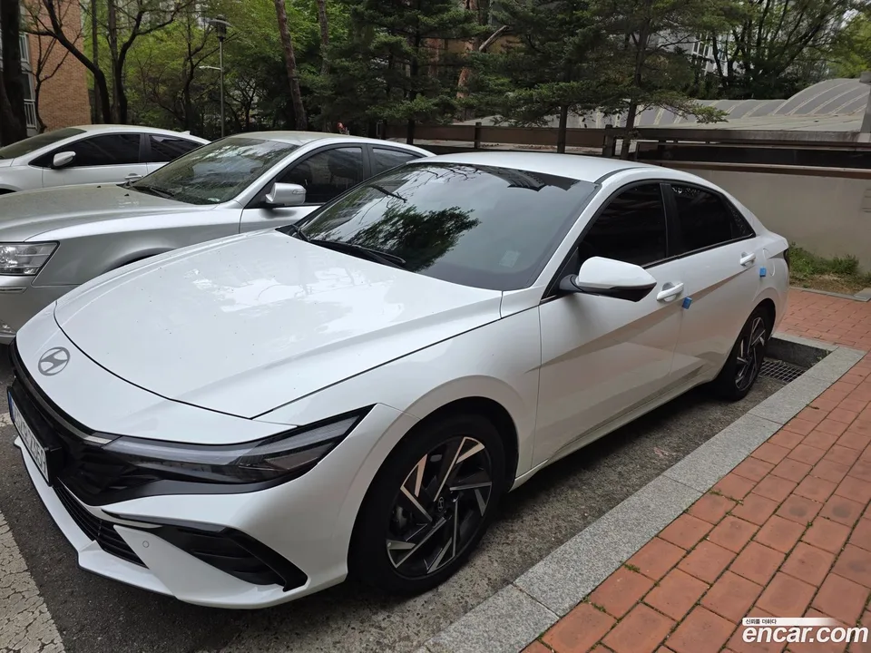 Hyundai Avante CN7 Hybrid 2025 — миниатюра 2