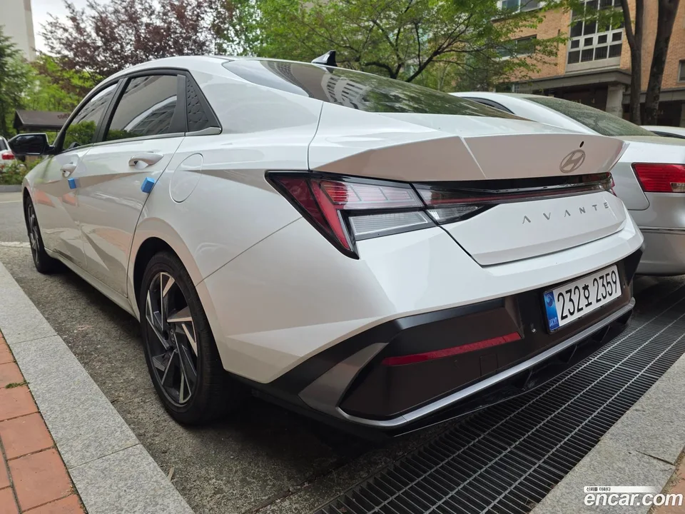 Hyundai Avante CN7 Hybrid 2025 — миниатюра 4