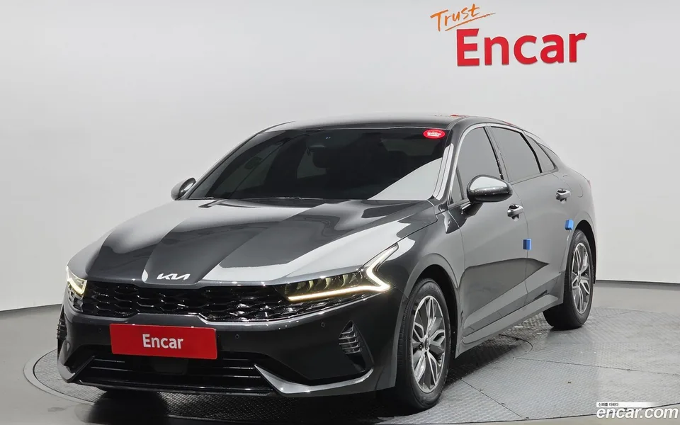 Kia K5 Hybrid 2023 — фото 1, купить с доставкой в Москву