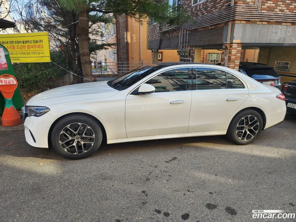 Mercedes-Benz E-Class E200 2025 — миниатюра 2