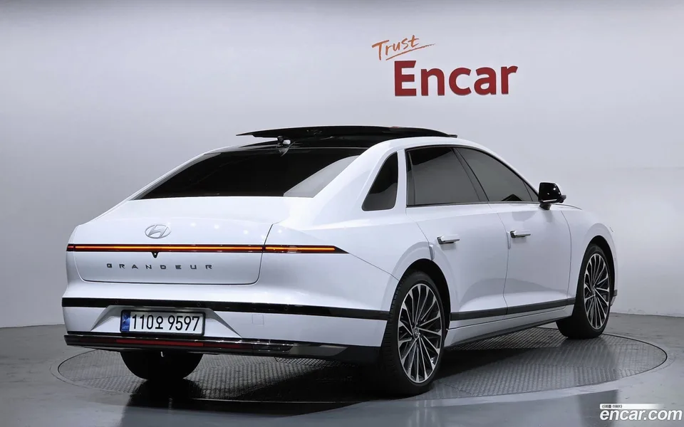 Hyundai Grandeur Hybrid 2023 — миниатюра 2