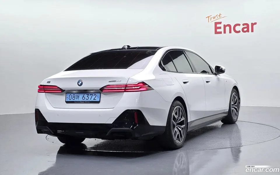BMW i5 eDrive 40 M 2024 — миниатюра 2