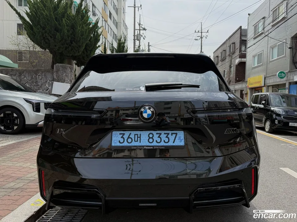 BMW iX xDrive M70 2026 — миниатюра 4