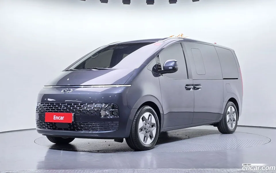 Hyundai Staria 11 2024 — фото 1, купить с доставкой в Москву