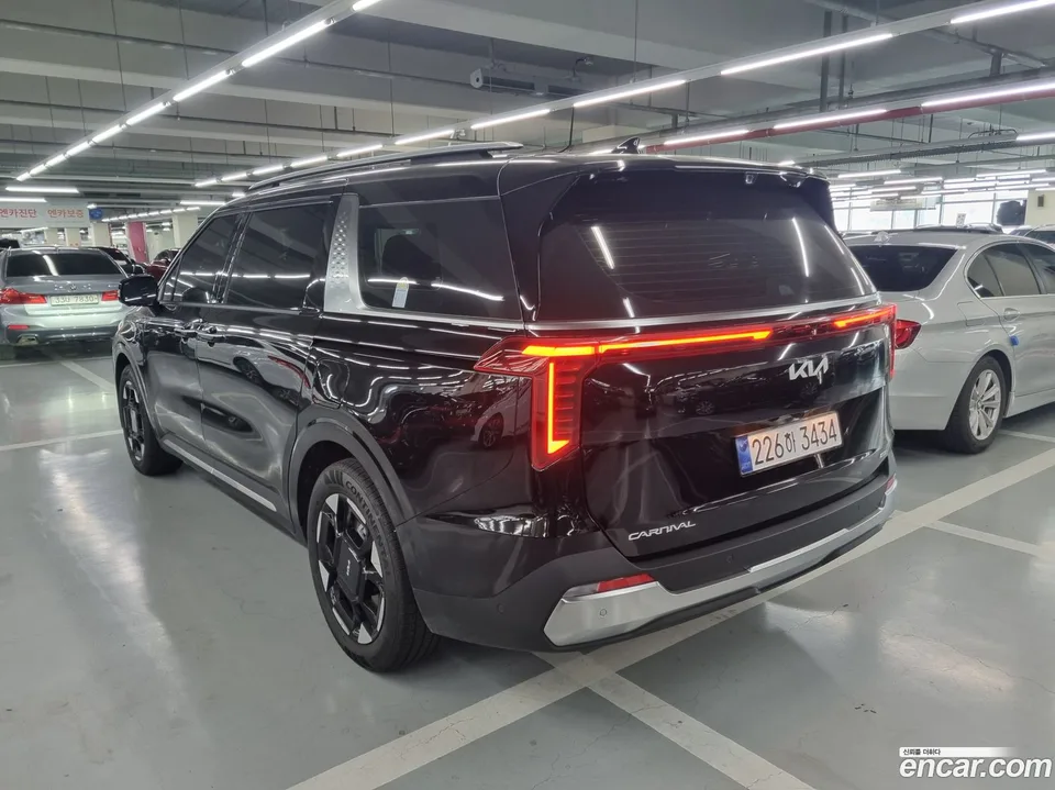 Kia Carnival HEV 9 2025 — миниатюра 4