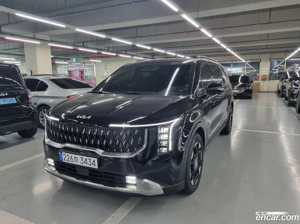 Kia Carnival HEV 9 2025 — фото 1, купить с доставкой в Москву