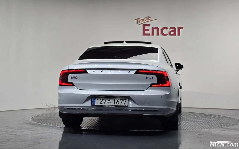Volvo S90 B6 AWD 2022 — миниатюра 4