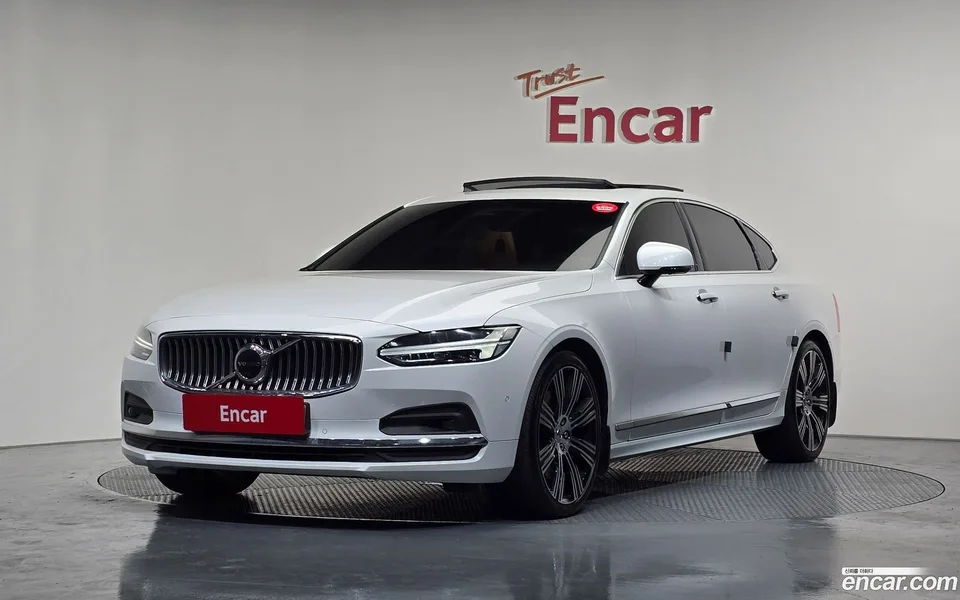 Volvo S90 B6 AWD 2022 — фото 1, купить с доставкой в Москву
