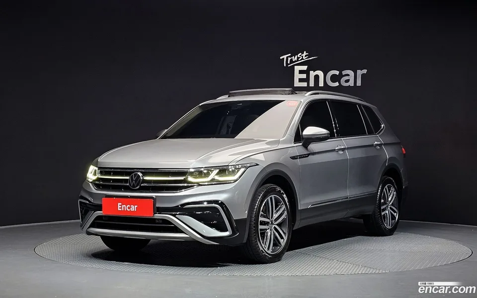 Volkswagen Tiguan Allspace 2.0 TSI 2022 — фото 1, купить с доставкой в Москву