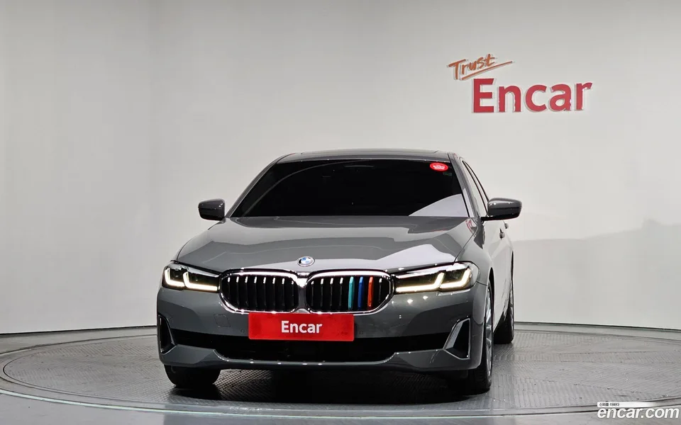 BMW 5 Series 520i 2022 — миниатюра 3