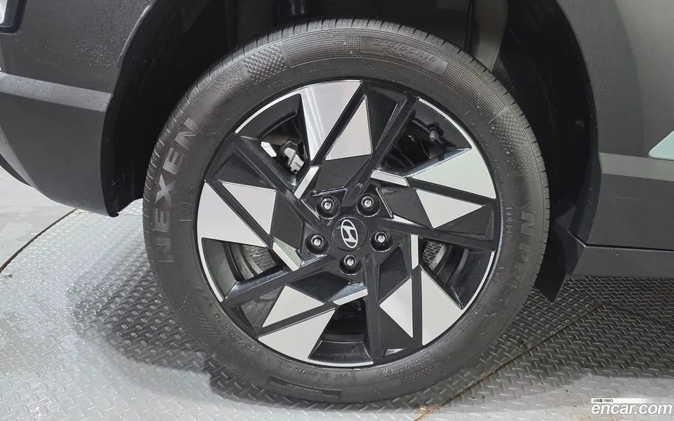 Hyundai Kona 2.0 2WD 2023 — миниатюра 5