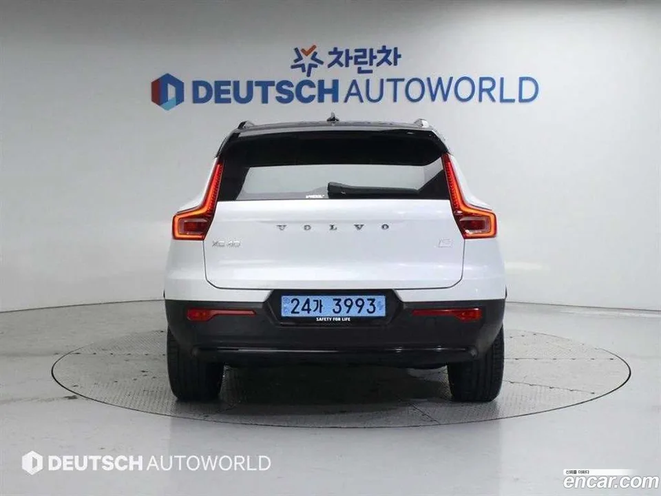 Volvo XC40 Recharge 2024 — миниатюра 4