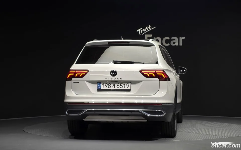 Volkswagen Tiguan Allspace 2.0 TSI 2024 — миниатюра 4