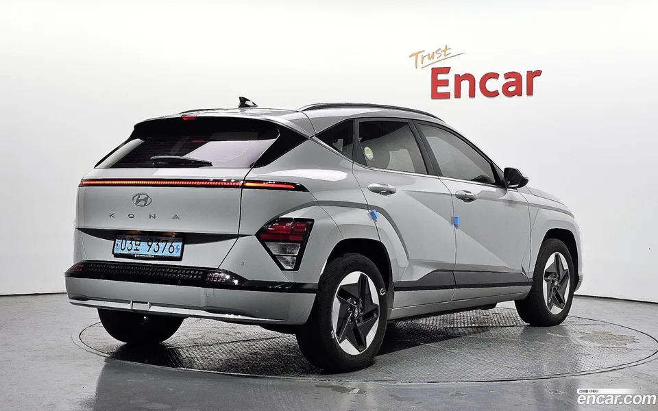 Hyundai Kona Electric 2023 — миниатюра 2