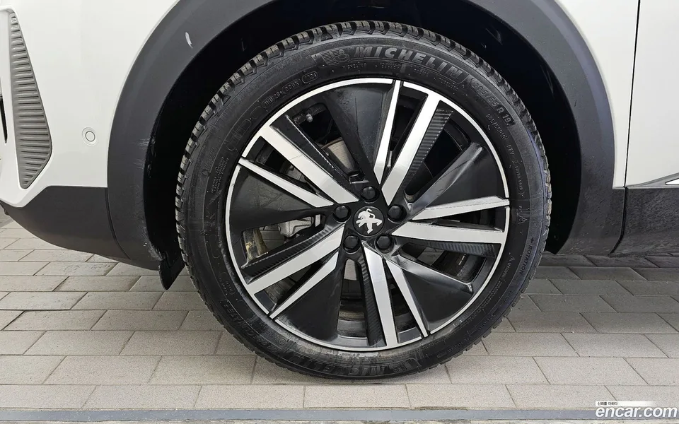 Peugeot 3008 1.2 Pure Tech GT 2024 — миниатюра 5