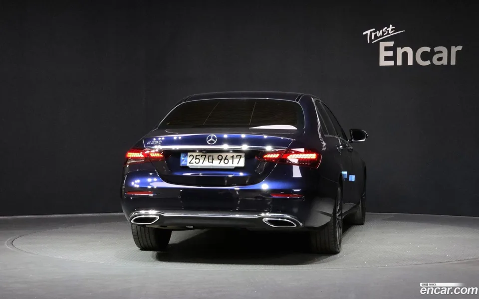 Mercedes-Benz E-Class E250 2022 — миниатюра 4