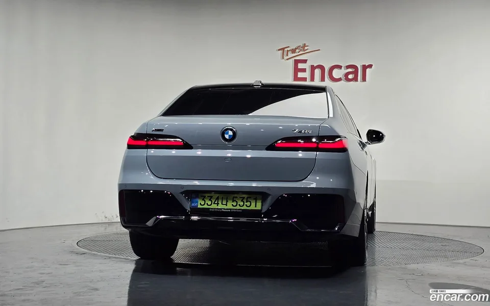 BMW 7 Series 740d xDrive M 2025 — миниатюра 4