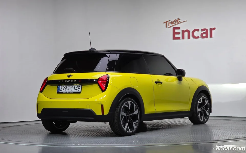 MINI Cooper S 2026 — миниатюра 2