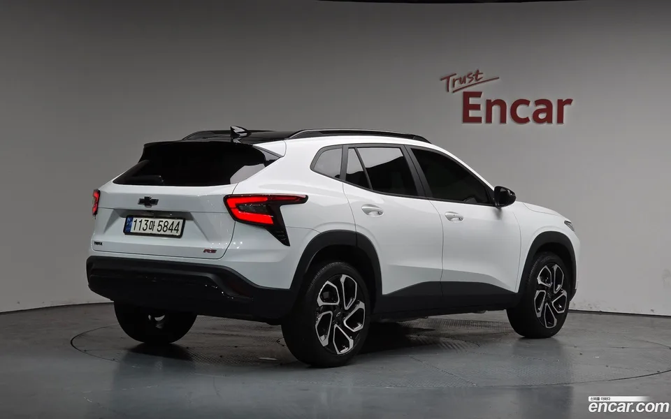 Chevrolet Trax Crossover 1.2 RS 2023 — миниатюра 2