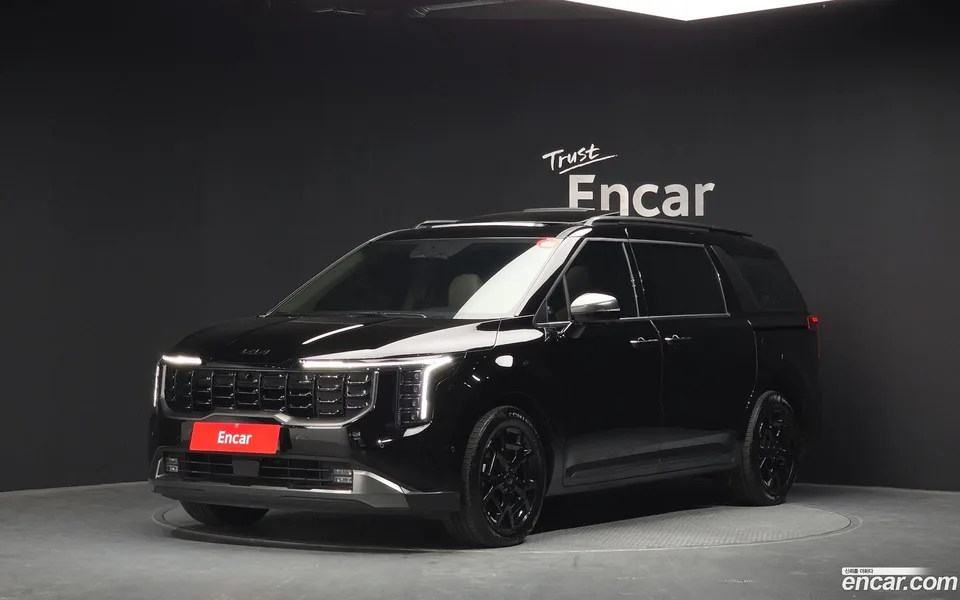 Kia Carnival 9 X Line 2025 — фото 1, купить с доставкой в Москву