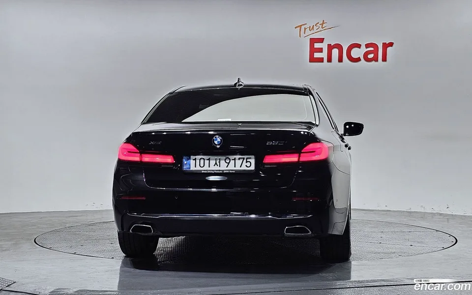 BMW 5 Series 530i xDrive 2022 — миниатюра 4