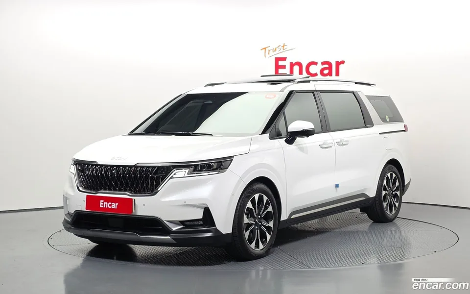 Kia Carnival 7 2023 — фото 1, купить с доставкой в Москву