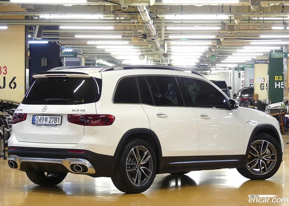 Mercedes-Benz GLB-Class AMG GLB35 4MATIC 2024 — миниатюра 2