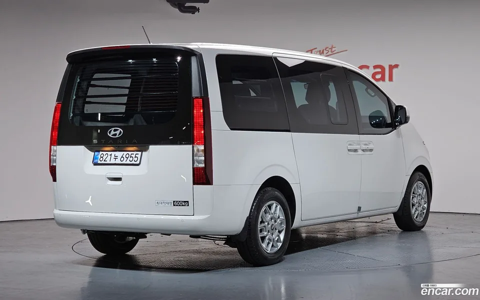 Hyundai Staria HEV 1.6 5 2025 — миниатюра 2