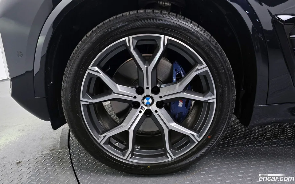 BMW X5 xDrive 40i M 2025 — миниатюра 5