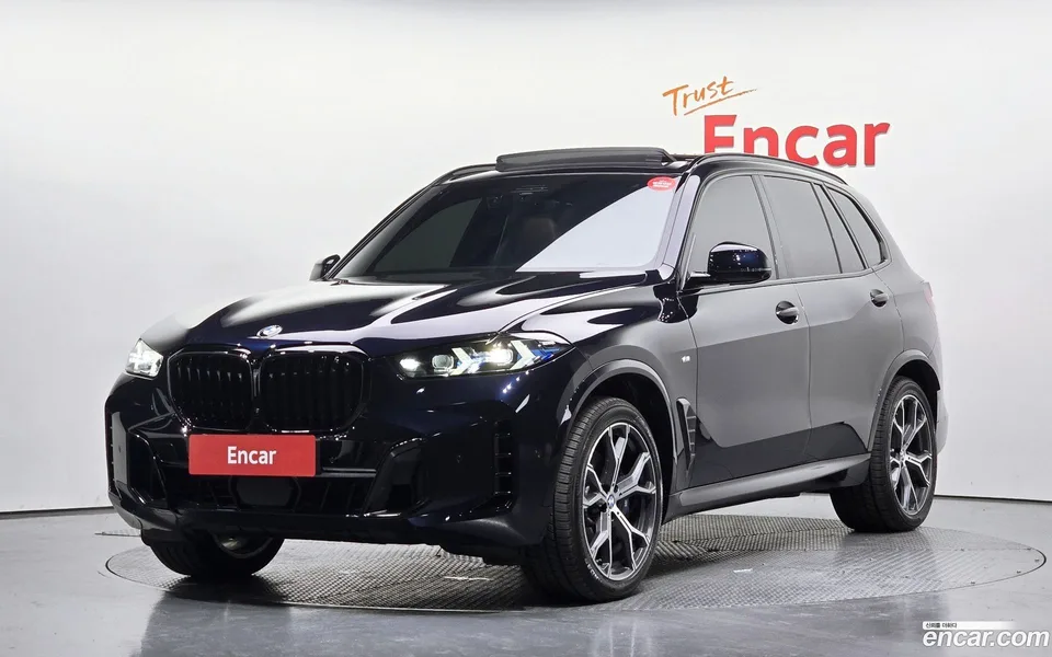 BMW X5 xDrive 40i M 2025 — фото 1, купить с доставкой в Москву