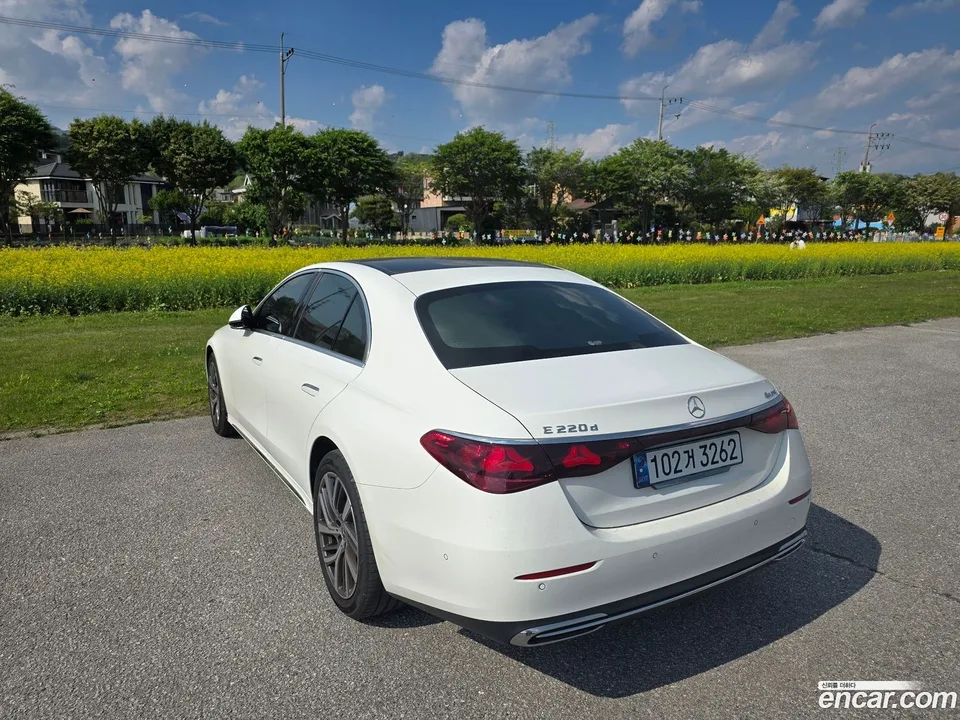 Mercedes-Benz E-Class E220d 4MATIC 2024 — миниатюра 3
