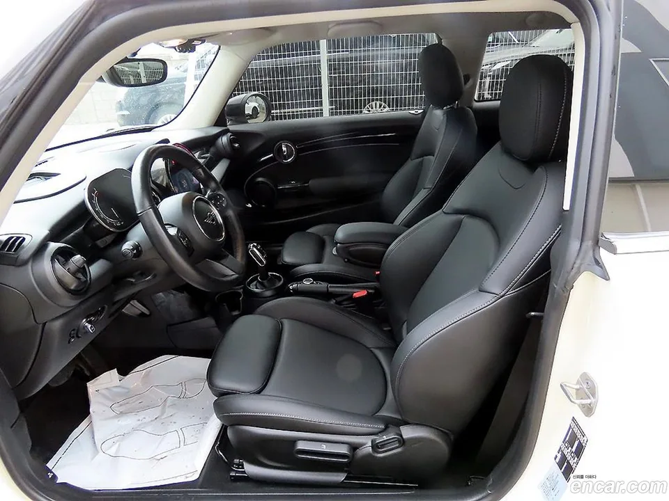 MINI Cooper S 2022 — миниатюра 5
