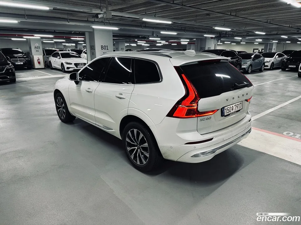 Volvo XC60 B5 2023 — миниатюра 3