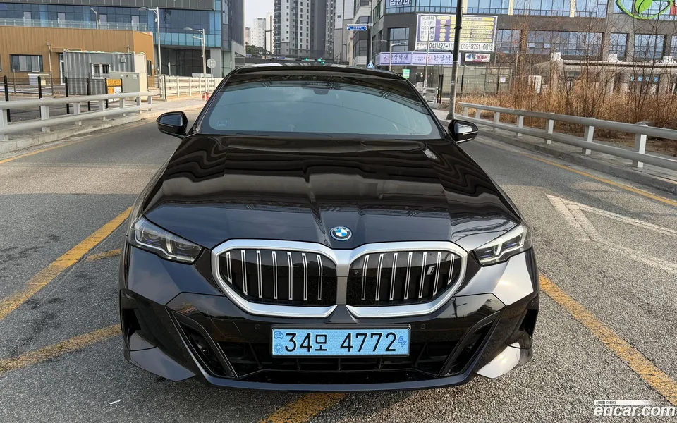 BMW i5 eDrive 40 M 2024 — миниатюра 2