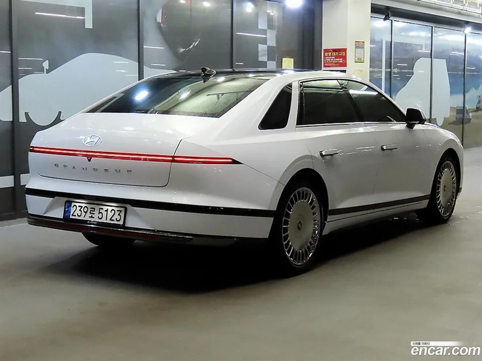 Hyundai Grandeur Hybrid 2023 — миниатюра 2