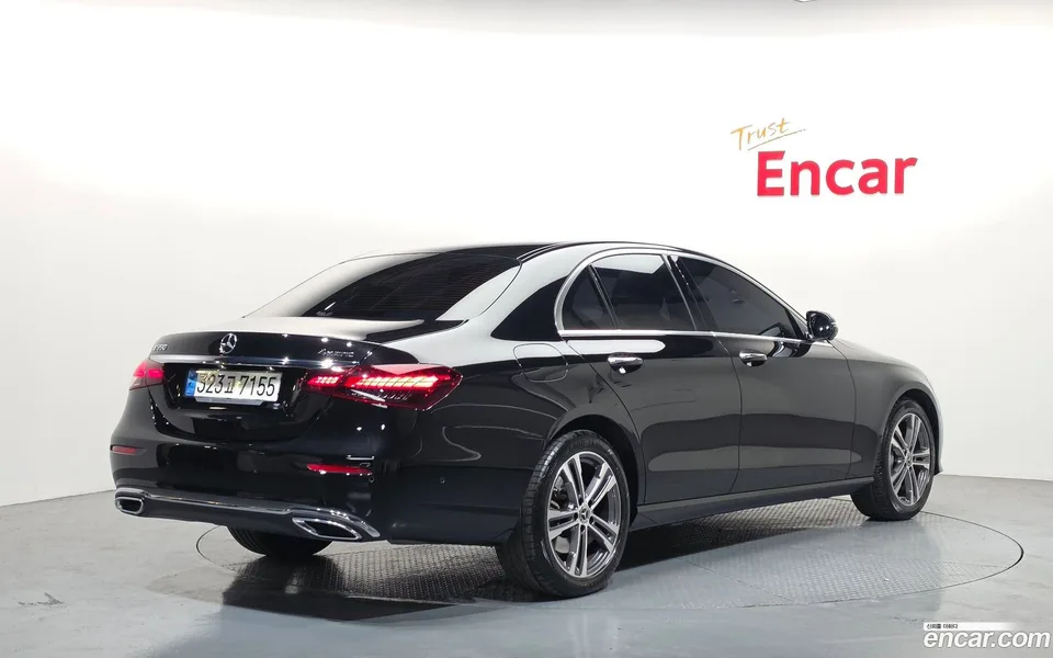Mercedes-Benz E-Class E350 4MATIC 2022 — миниатюра 2
