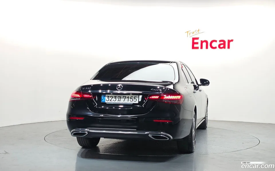 Mercedes-Benz E-Class E350 4MATIC 2022 — миниатюра 4