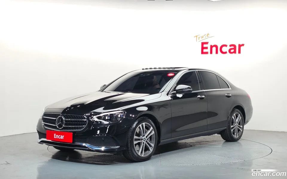 Mercedes-Benz E-Class E350 4MATIC 2022 — фото 1, купить с доставкой в Москву
