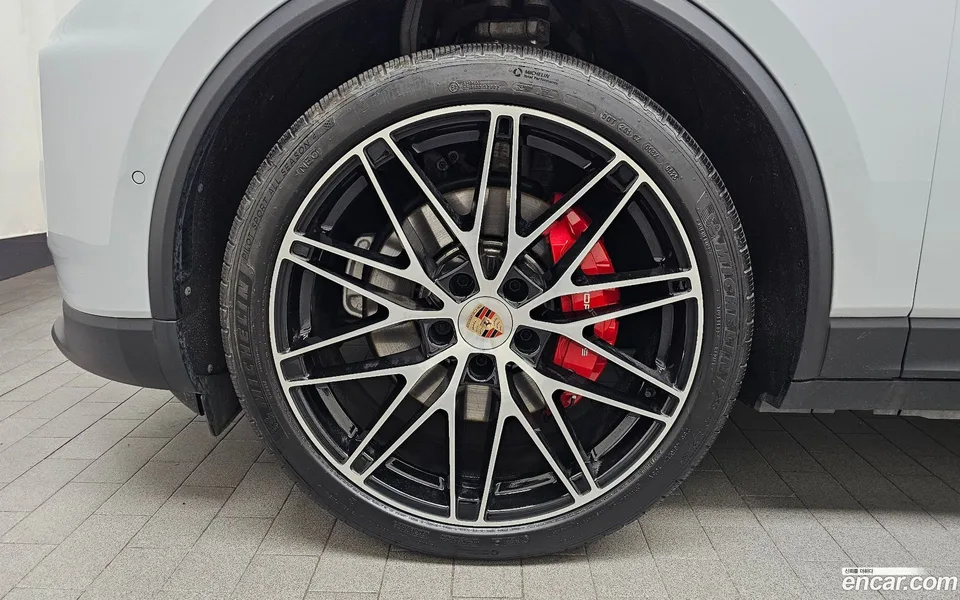 Porsche Macan Electric 4S 2025 — миниатюра 5