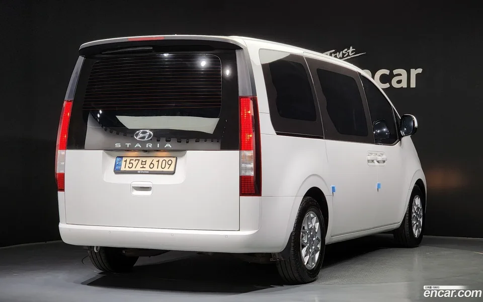 Hyundai Staria 9 2022 — миниатюра 2