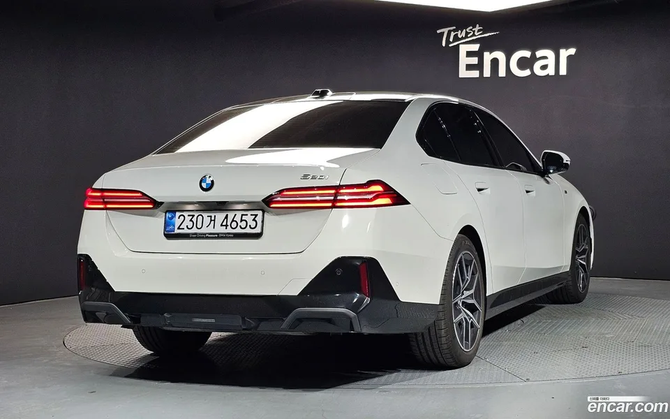 BMW 5 Series 520i M 2025 — миниатюра 2