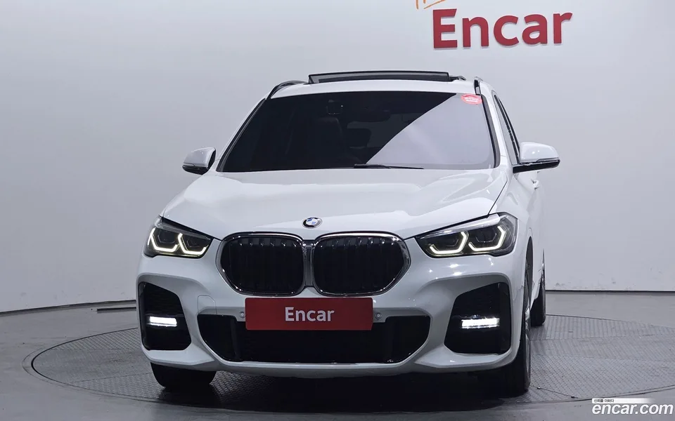 BMW X1 xDrive 20i M 2022 — миниатюра 3